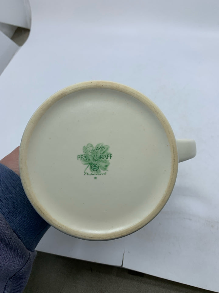 VTG CERAMIC GRAVY BOAT W/ GARDEN PATTERN.