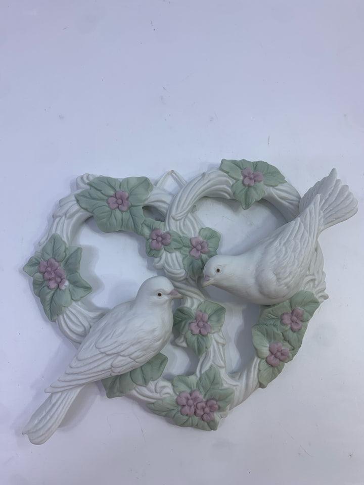 2 DOVE ON HEART WHITE WALL DECOR.