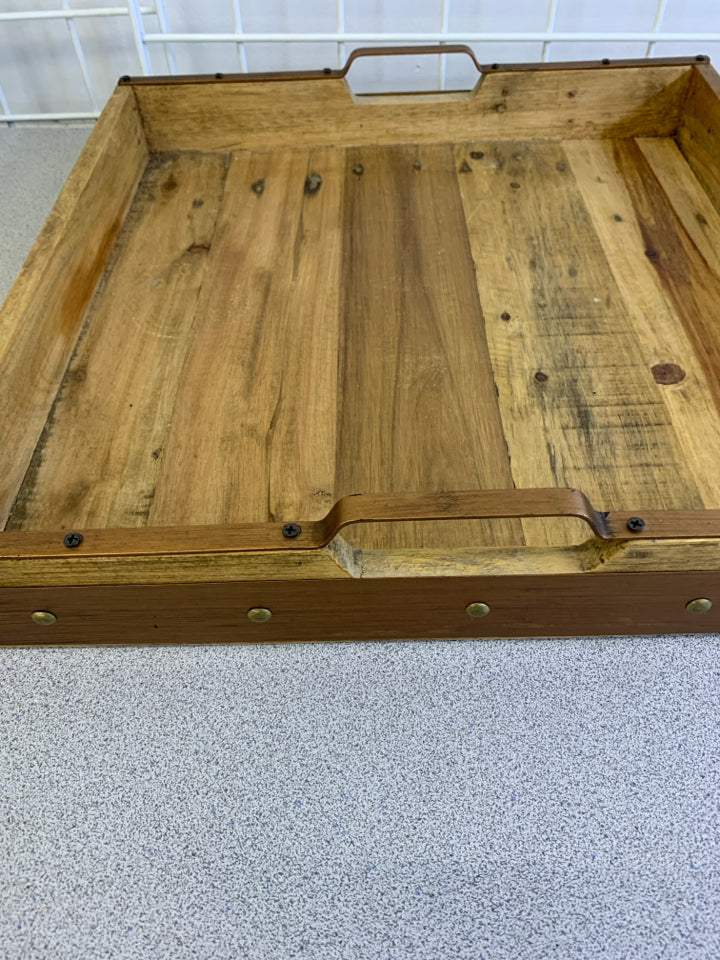 HEAVY SQUARE WOOD TRAY W/ METAL BAND/HANDLES.
