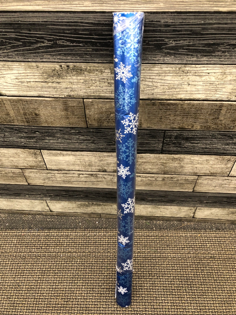 NIP SNOWFLAKE WRAPPING PAPER.