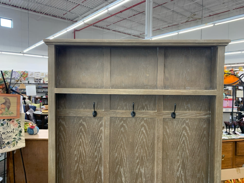 LIGHT BROWN MUDROOM STORAGE 3 DRAWERS/HOOKS & SHELF.