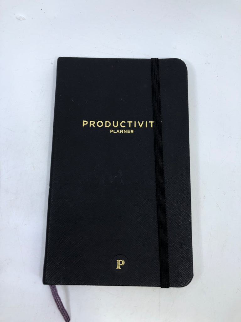 BLACK PRODUCTIVITY PLANNER.