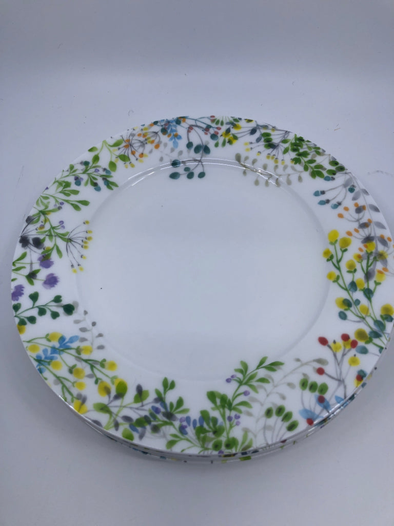 4 TIVOLI GARDEN WHITE WILDFLOWER DINNER PLATES.