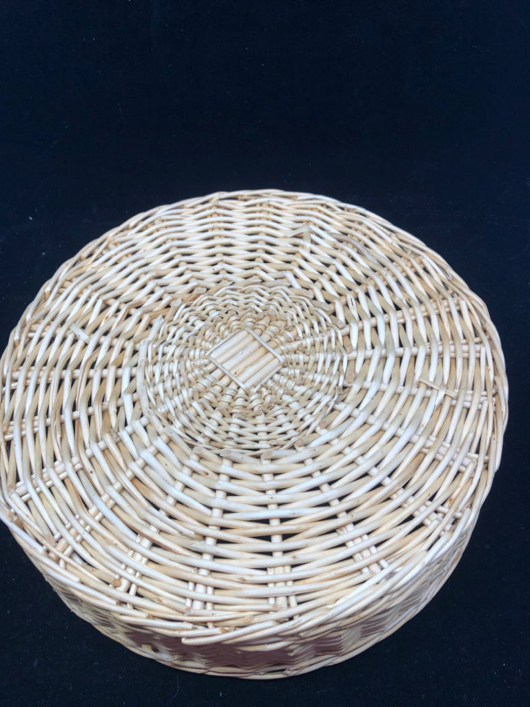 BLONDE WICKER WOVEN DIVIDED SERVER.