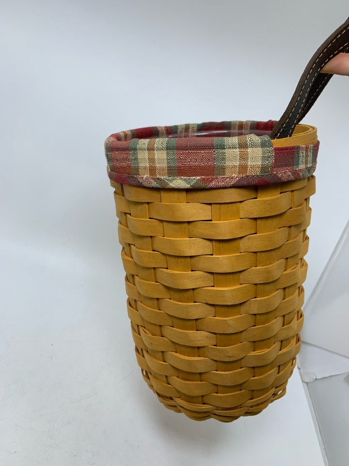LARGE GATEHOUSE HANGING BASKET ORCHARD PLAID LINER AND PROTECTOR.