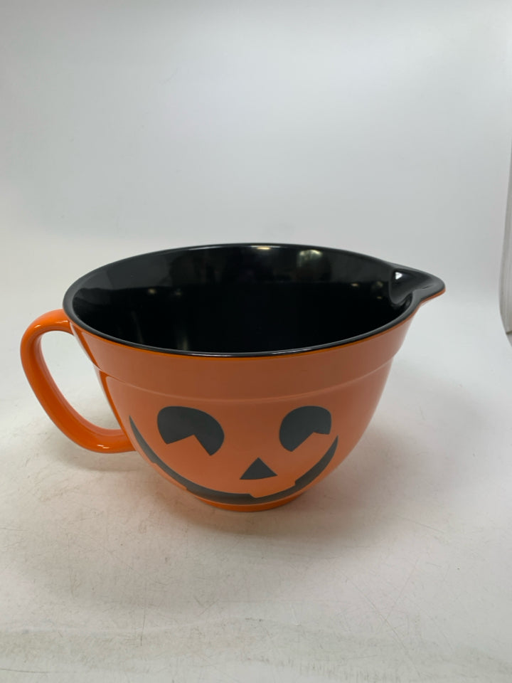 ORANGE MELAMINE JACKO LANTERN BATTER BOWL.