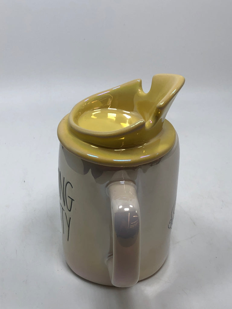 2PC RAE DUNN SLEEPING BEAUTY MUG W/CROWN.