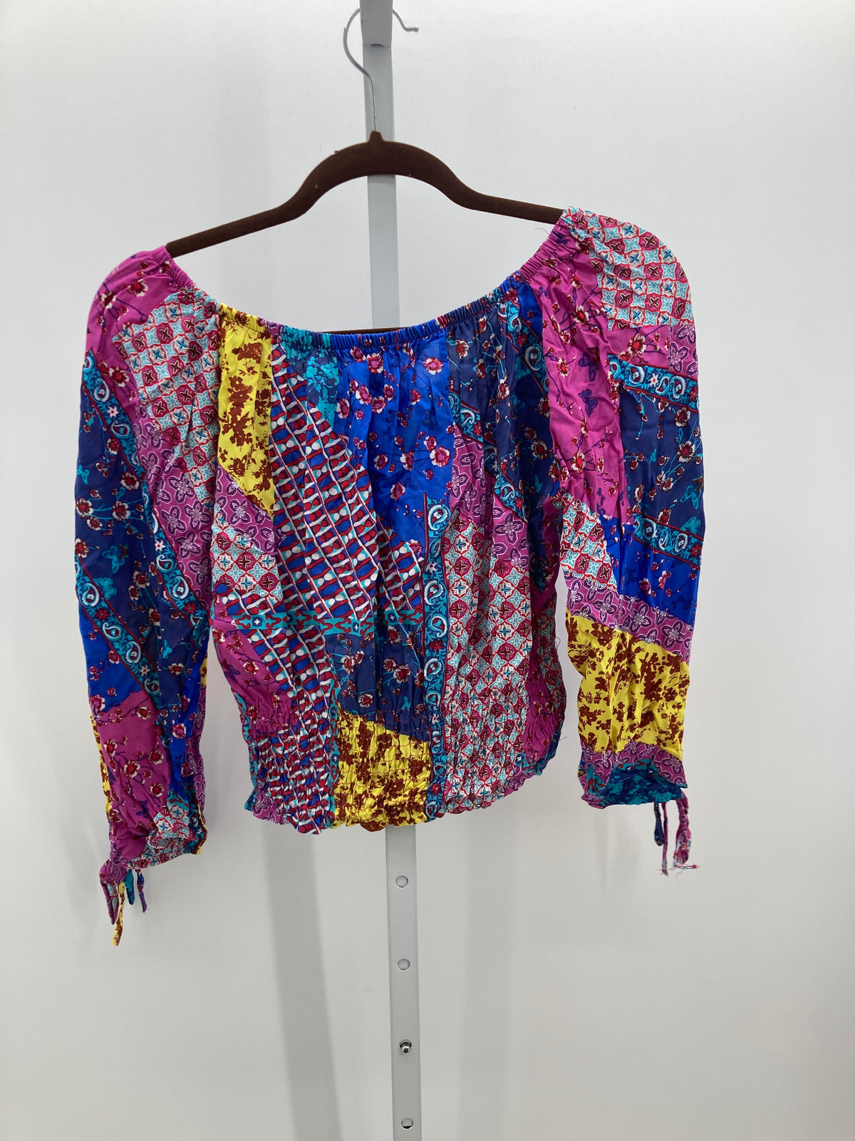 Size Medium Juniors Long Sleeve Shirt