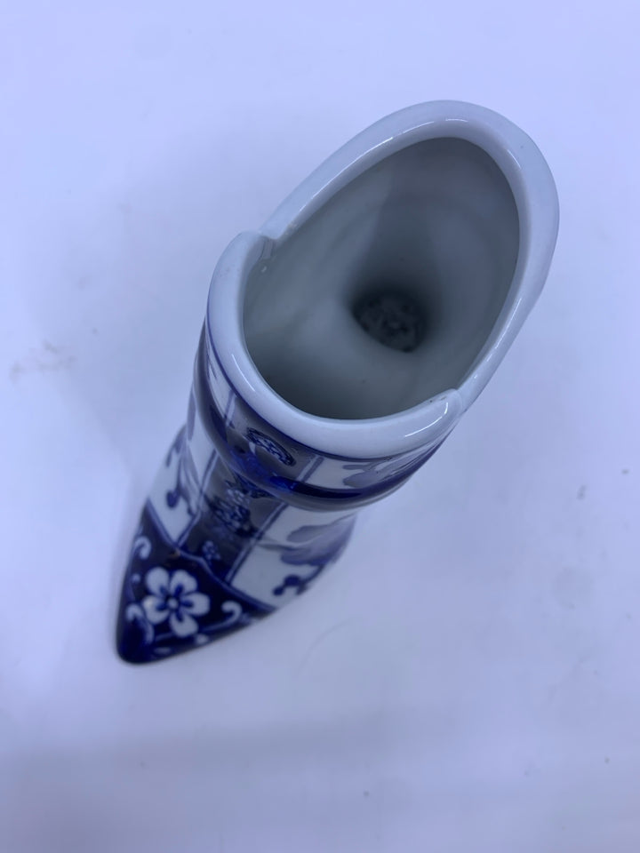 BLUE AND WHITE CERAMIC SHOE.