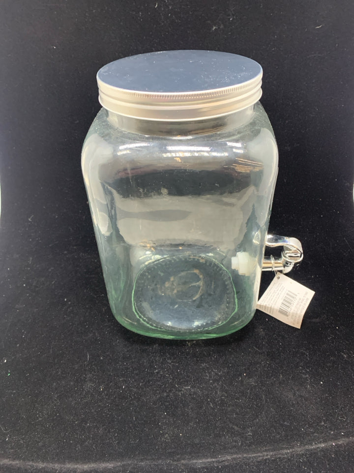 NWT LIQUID DRINK DISPENSER.