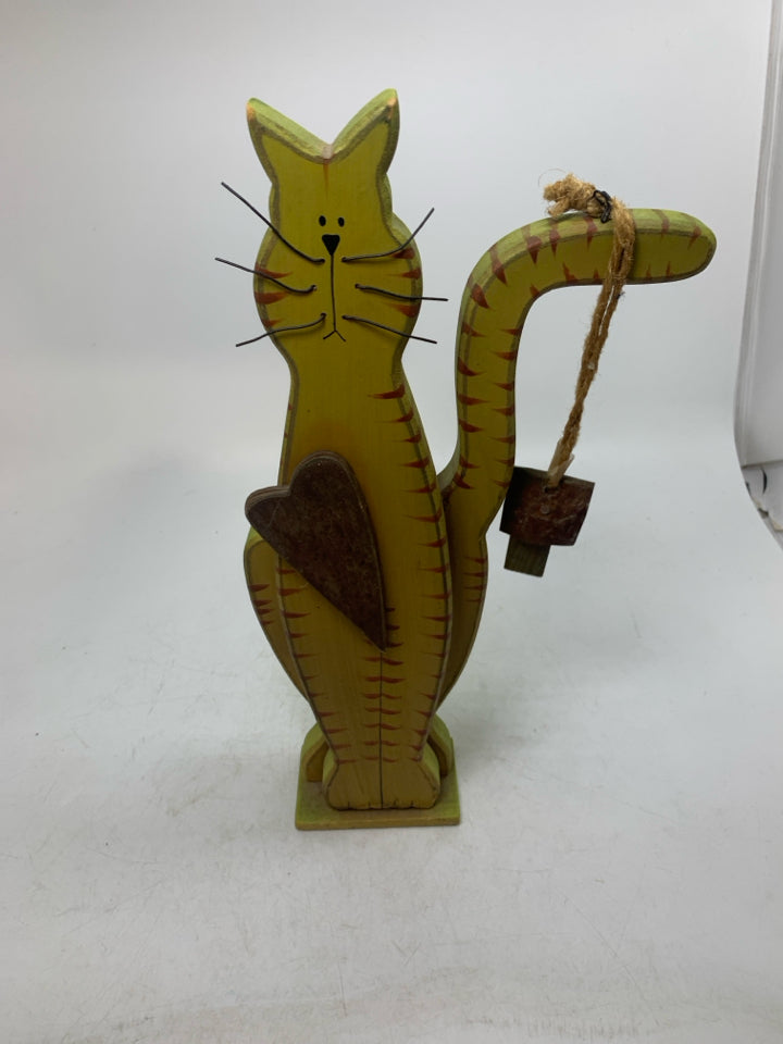 STANDING WOOD STRIPED ORANGE CAT W/ BIRDHOUSE ON TAIL.
