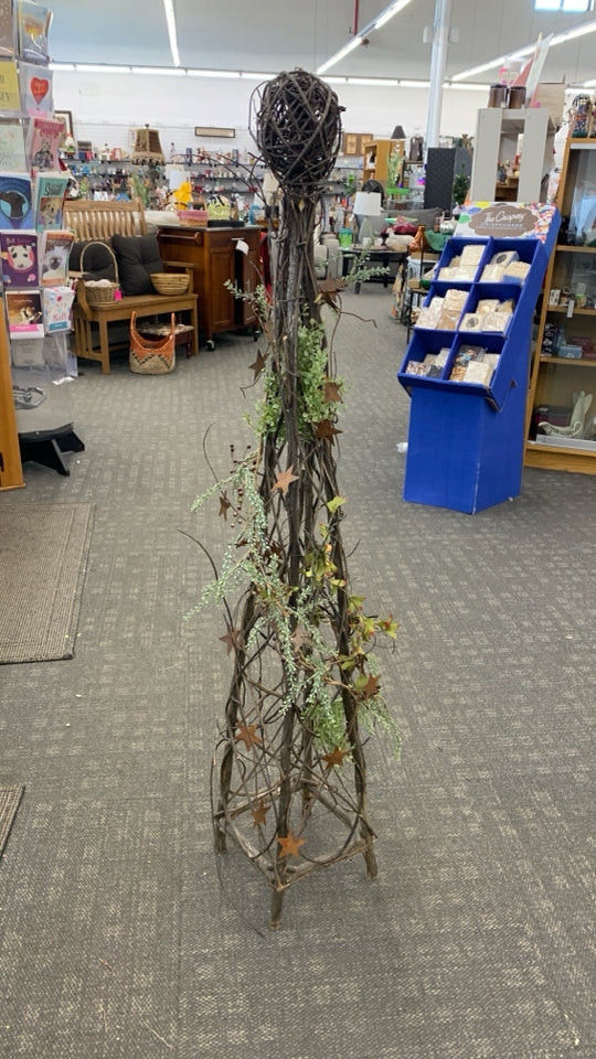 PRIMITIVE TWISTED BRANCH TREE W/STARS.