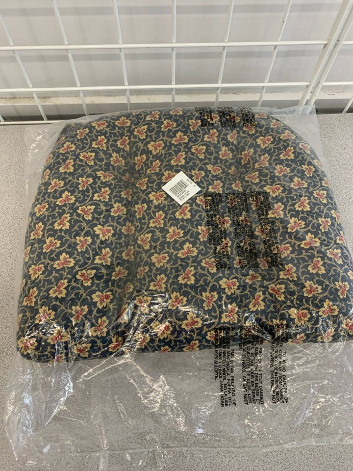 6 NIP FLORAL SEAT CUSHIONS.
