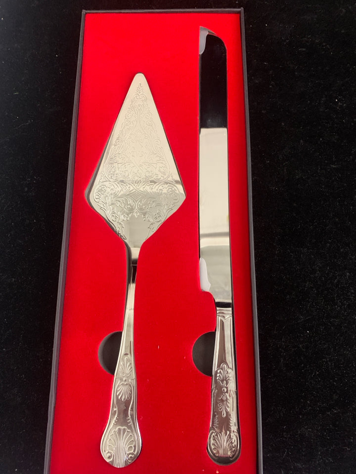 NIB ORBLUE CAKE SERVER AND KNIFE.