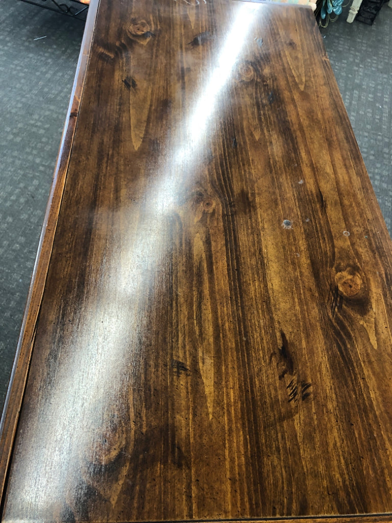 DARK WOOD VTG 5 DRAWER DRESSER.