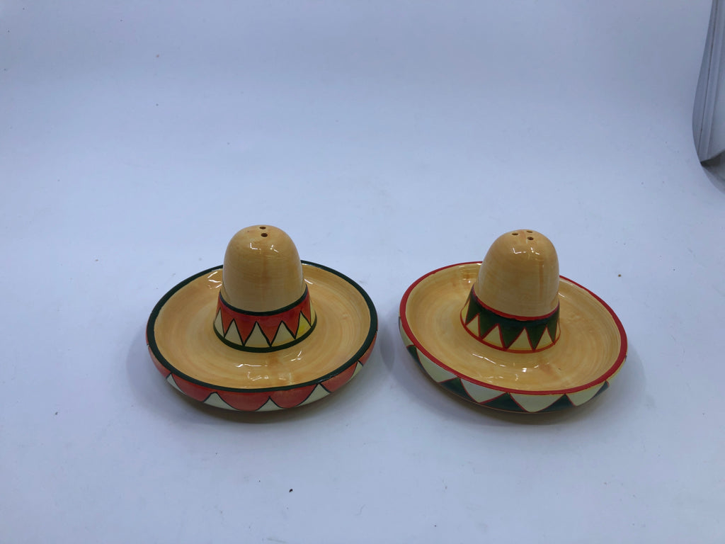 CERAMIC SOMBRERO S/P SHAKERS.