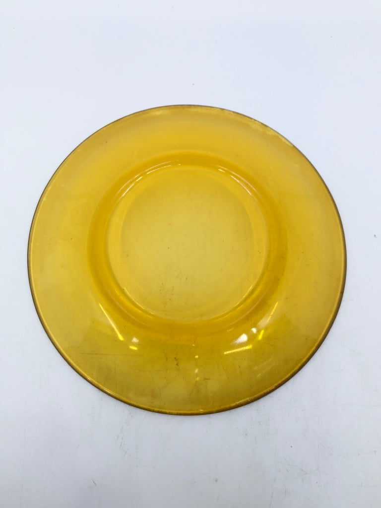 6 AMBER GLASS LUNCH PLATES.