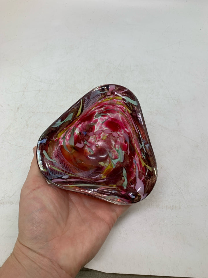 BLOWN GLASS COLORFUL TRIANGLE BOWL.