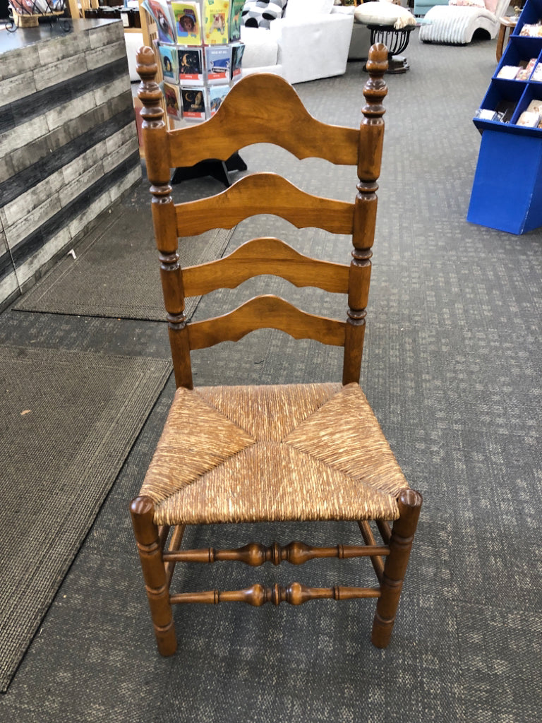 VTG LADDER BACK CHAIR.