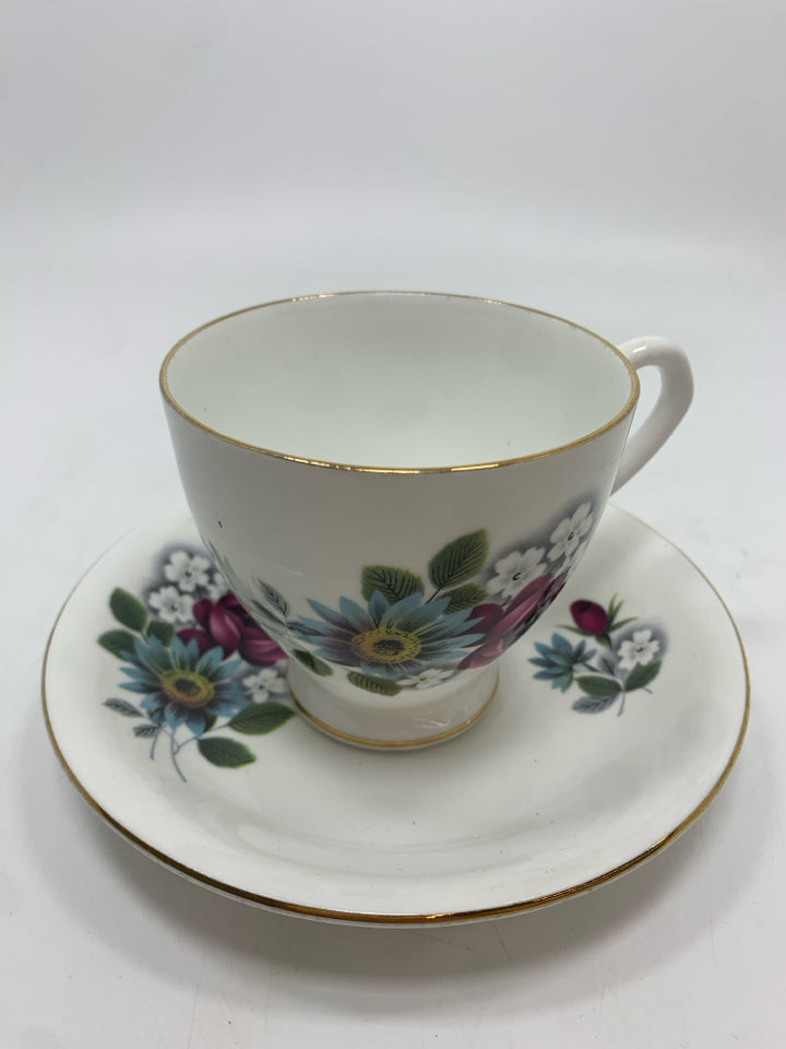 VTG BURGUNDY ROSES/BLUE DAISIES CUP/SAUCER.