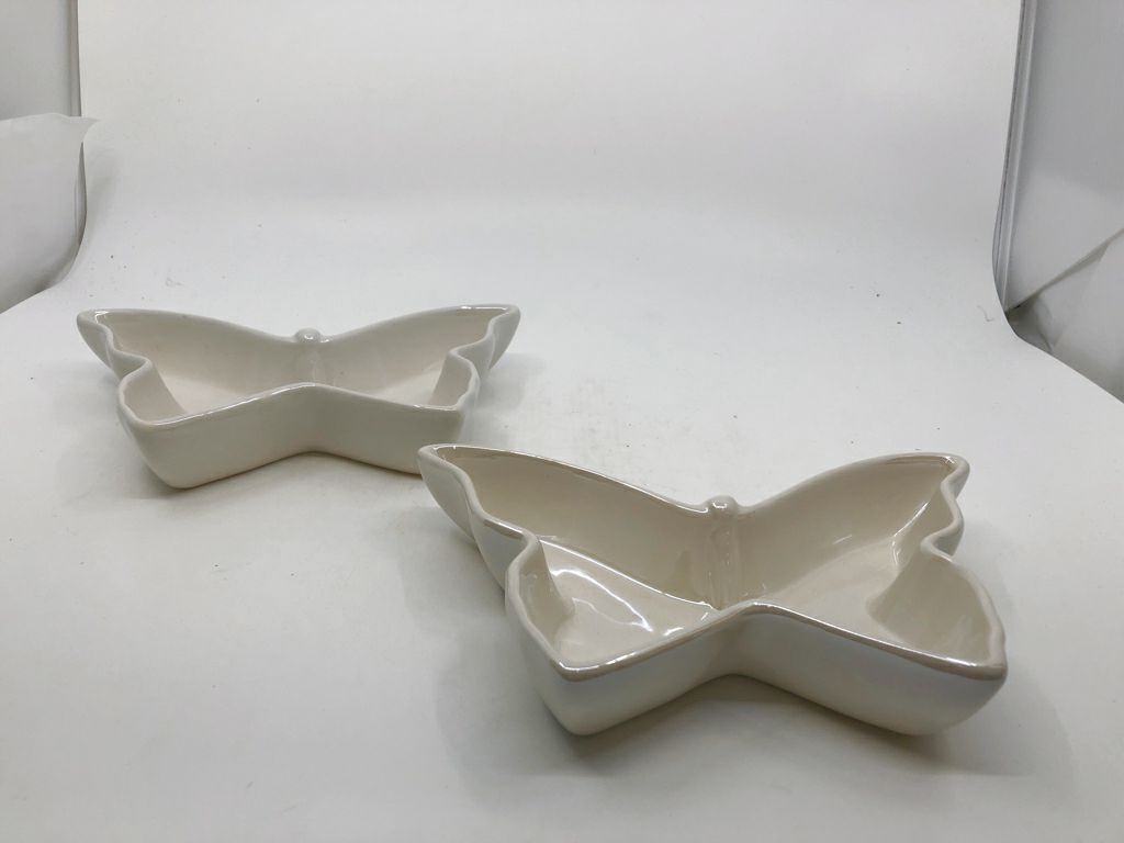 2 WHITE BUTTERFLY DISHES.