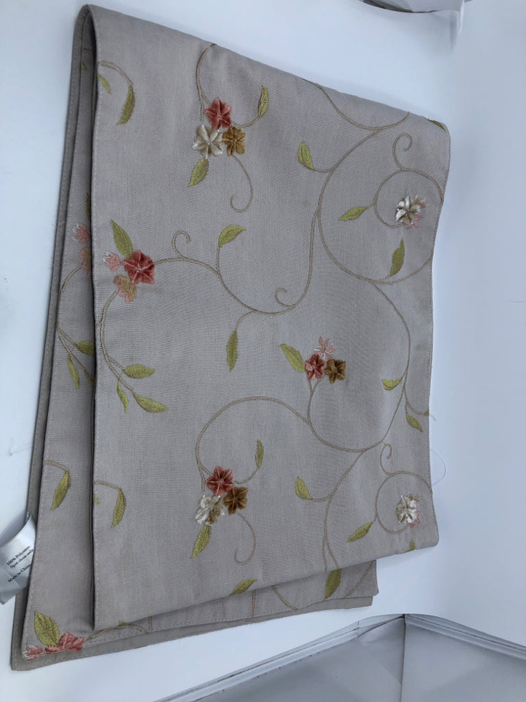 TAN W/FLOWERS AND GREEN VINES TABLE RUNNER.