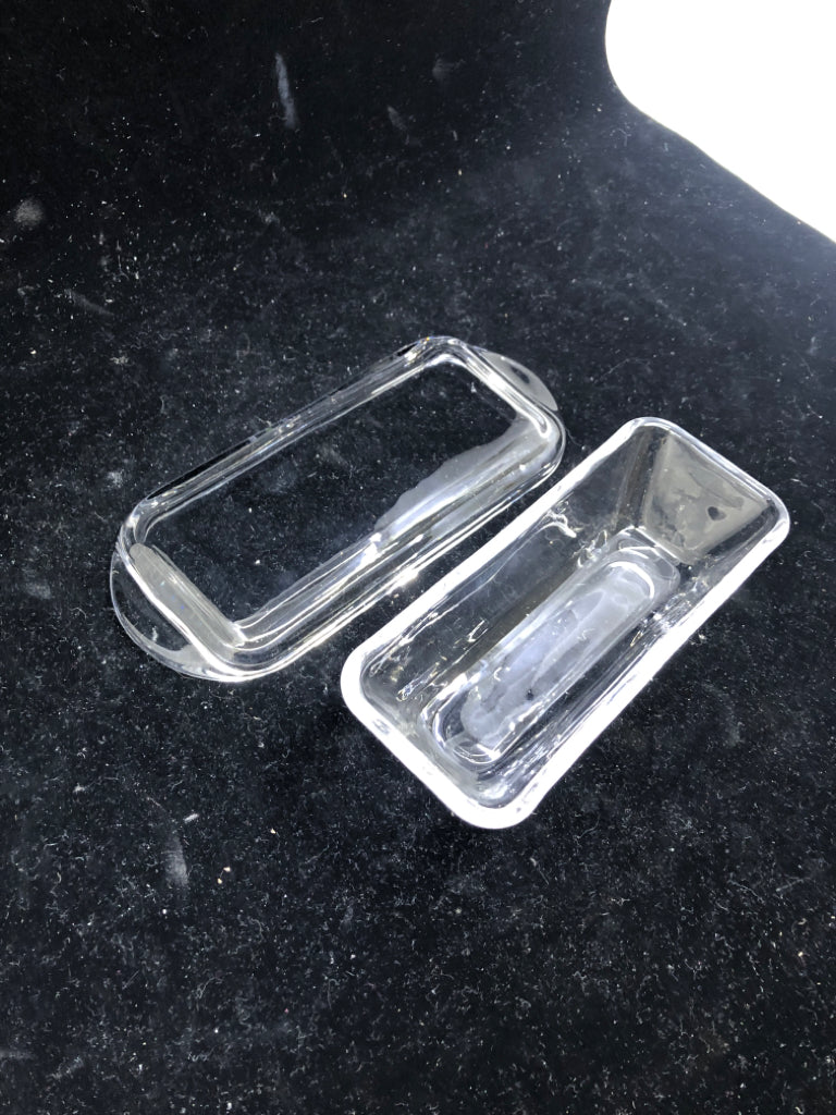 CLEAR GLASS BUTTER DISH.