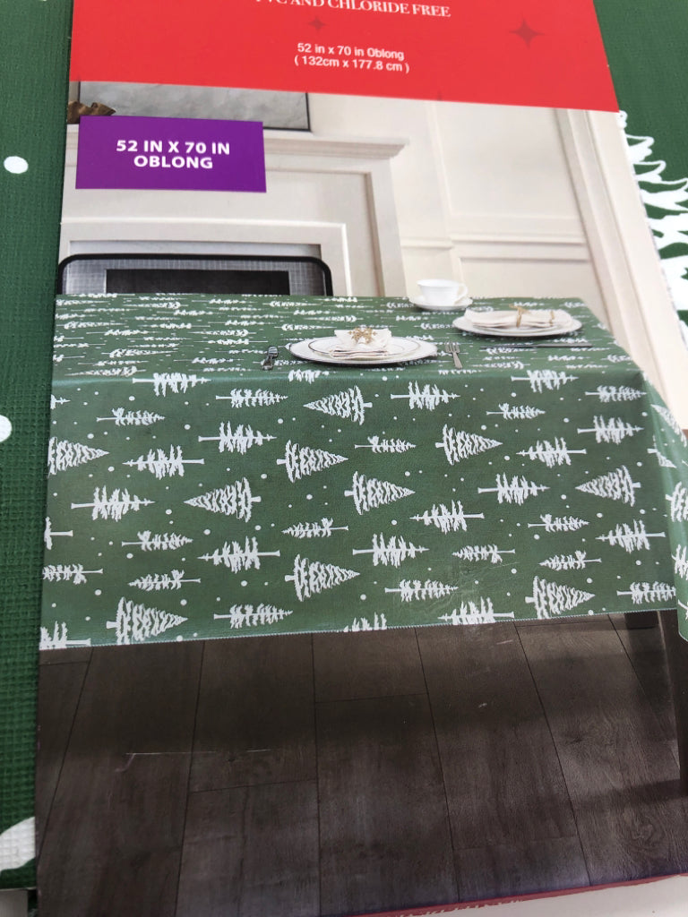 NIP MERRY TREE TABLE CLOTH OBLONG.