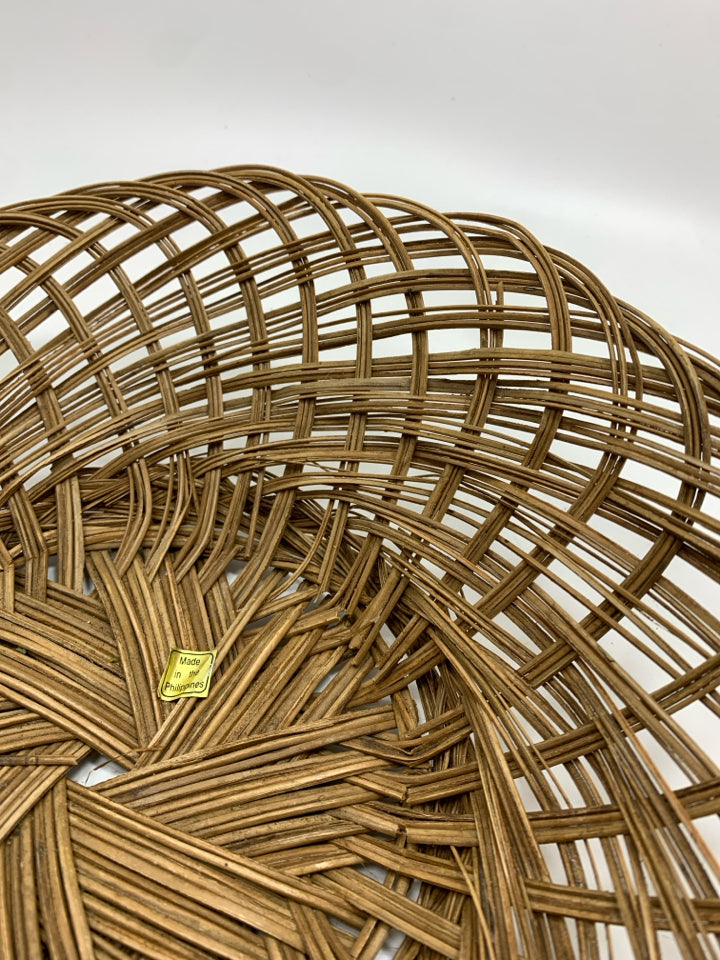 OVAL WOVEN BASKET TRAY.