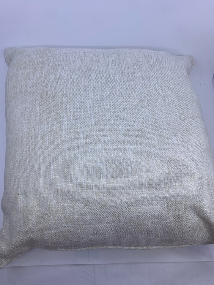 BEIGE TEXTURED ACCENT PILLOW.