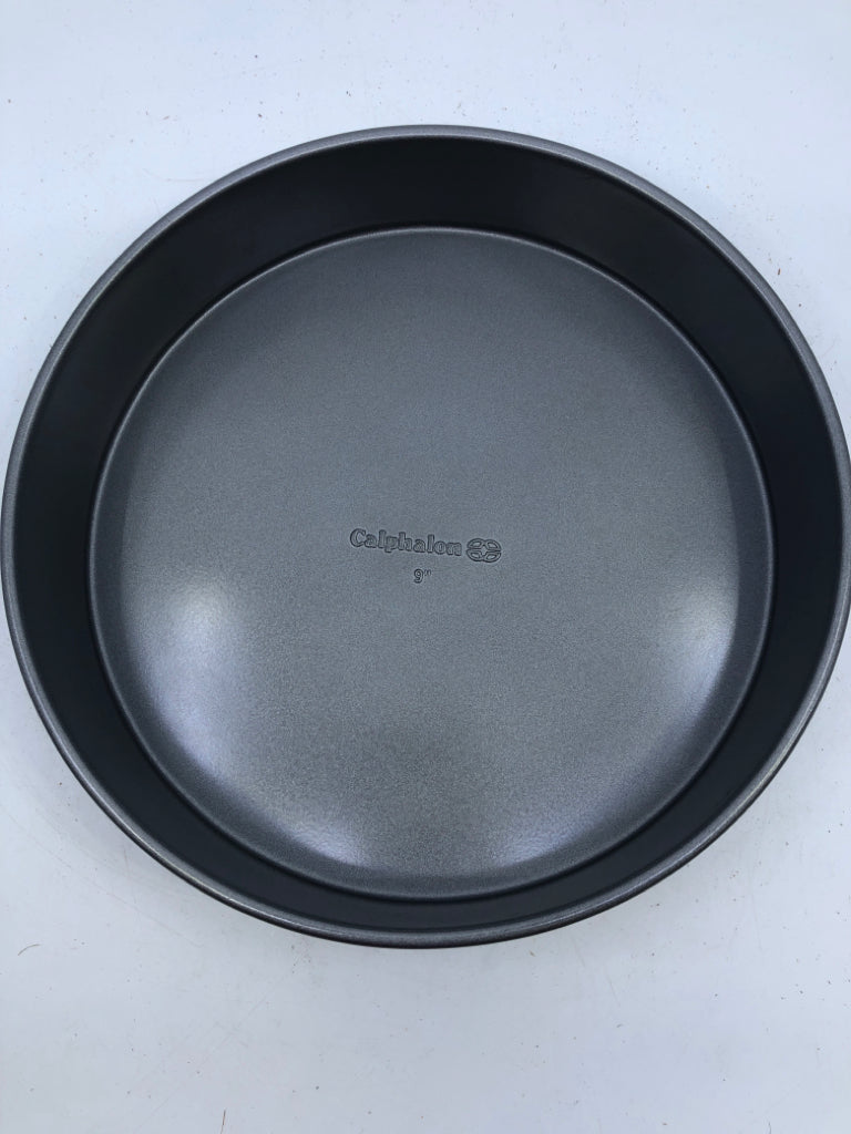 ROUND METAL CAKE PAN.