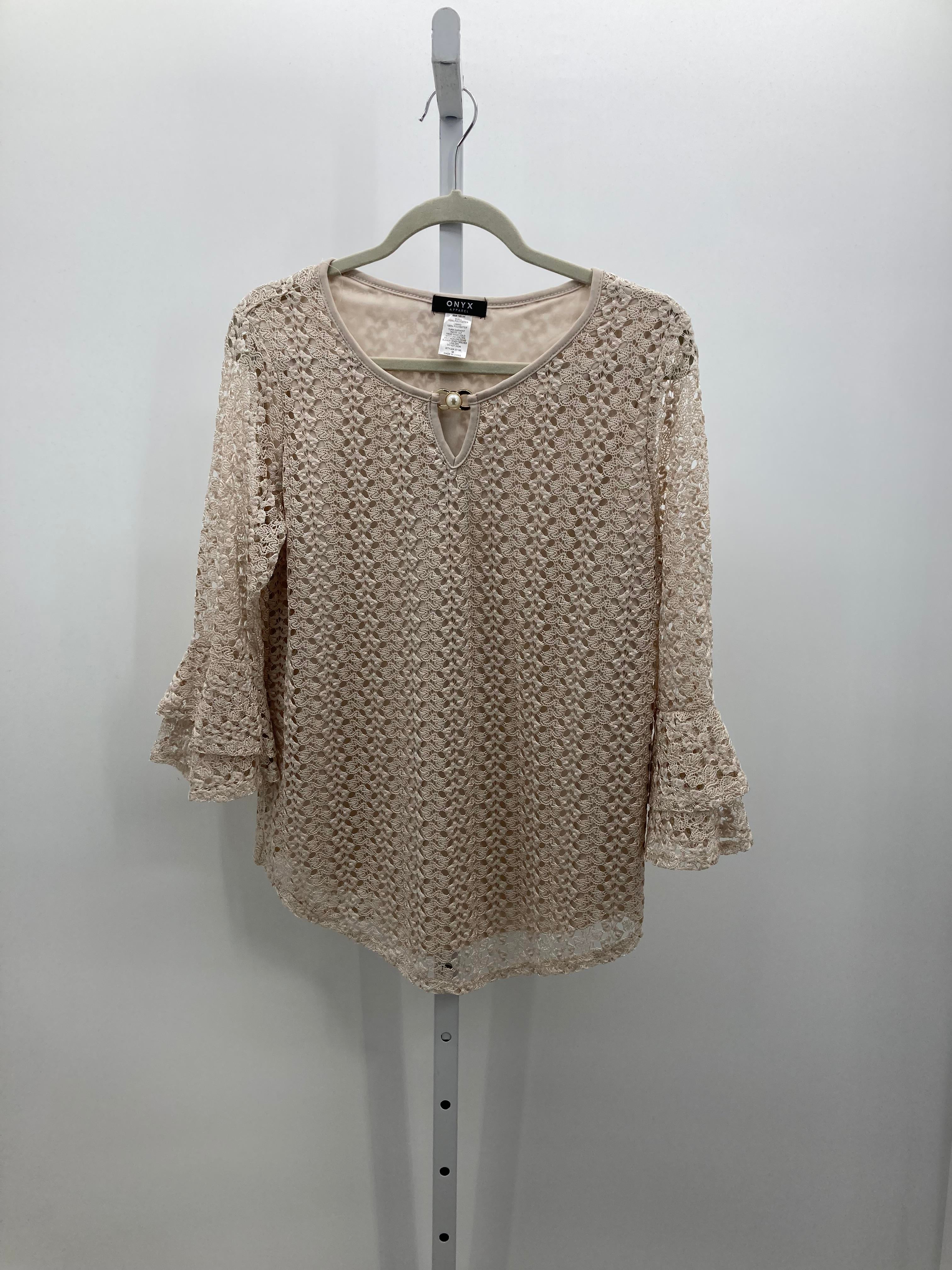 Size Medium Misses 3/4 Sleeve Shirt