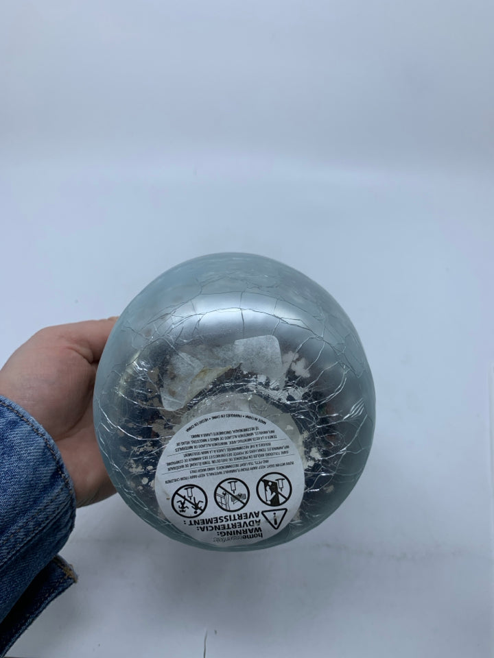 MERCURY GLASS TEA LIGHT HOLDER.