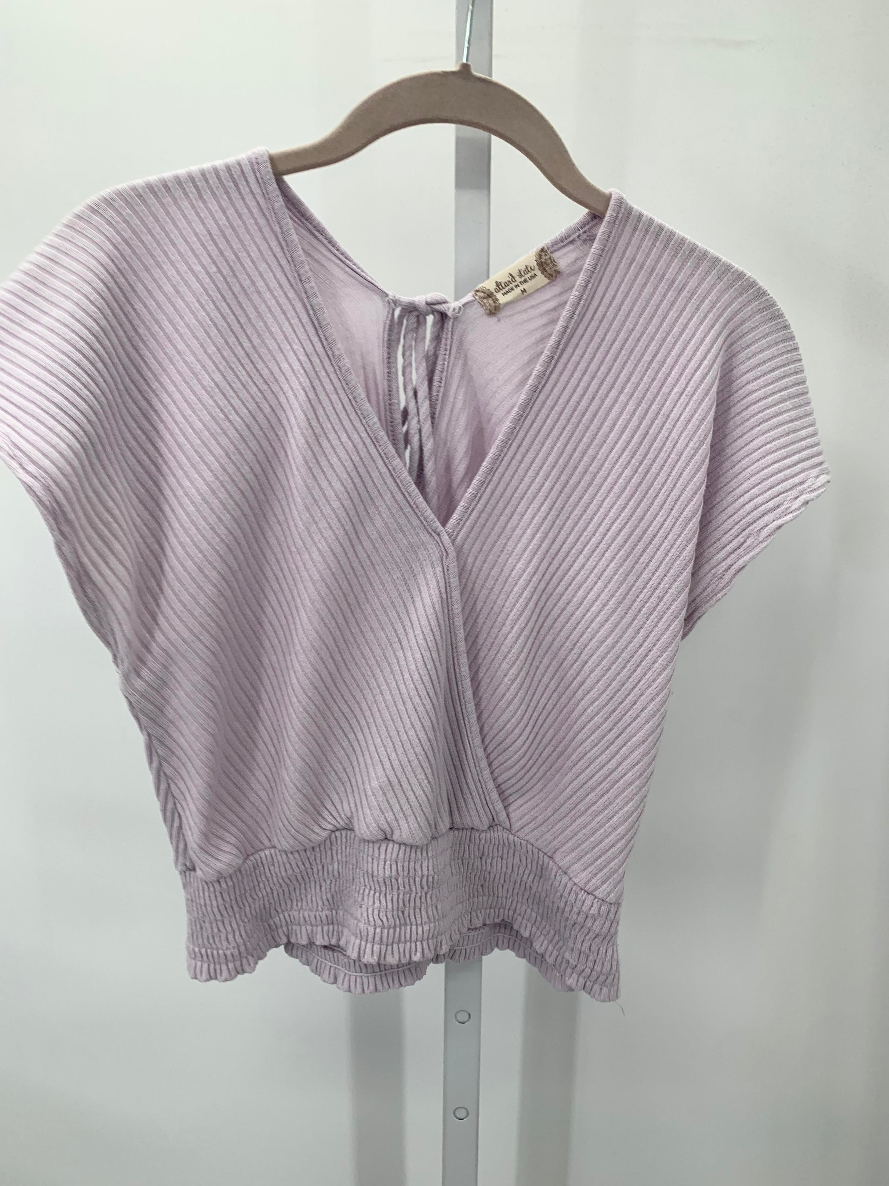 Size Medium Juniors Short Sleeve Shirt