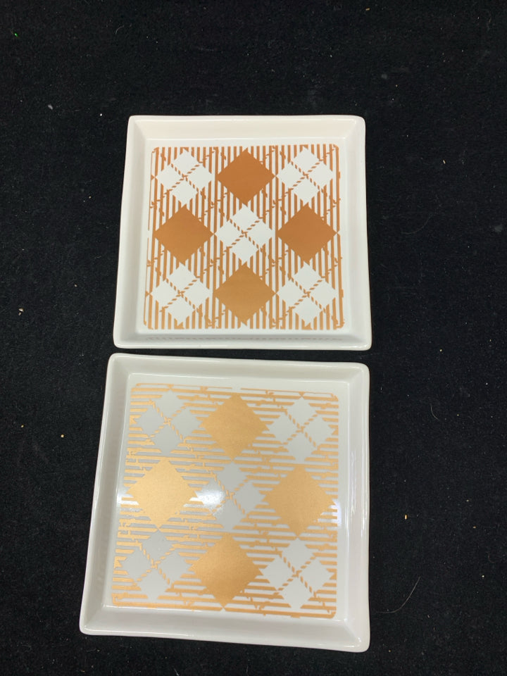 2 SQUARE ROSE GOLD PLAID PLATES.