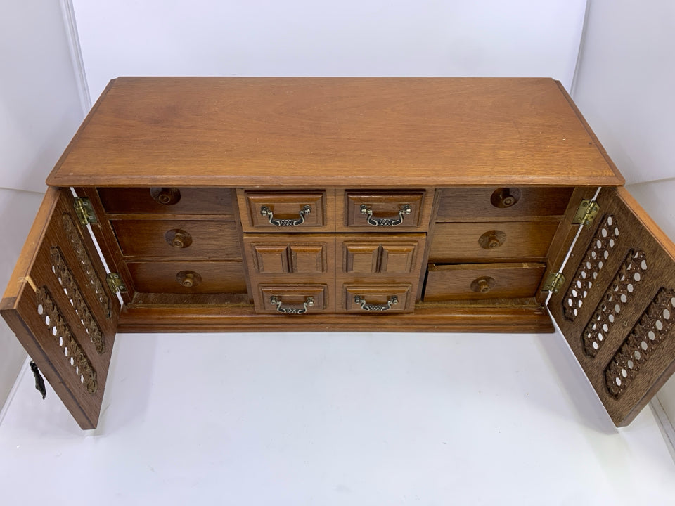 VTG WOOD JEWELRY BOX W/8 DRAWERS.