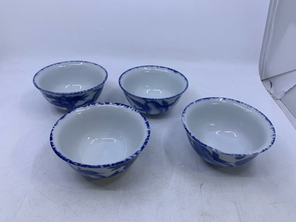 4 BLUE/WHITE FRUIT SNACK BOWLS.