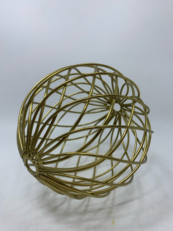 GOLD WIRE GEOMETRIC BALL DESK DECOR.