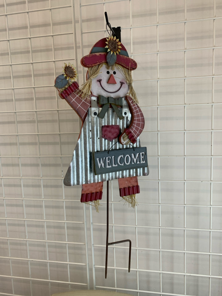 TIN WELCOME SCARECROW YARD STAKE.