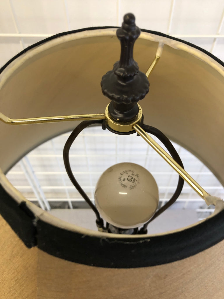 DARK BROWN LAMP W/CREAM & BLACK BORDER SHADE.