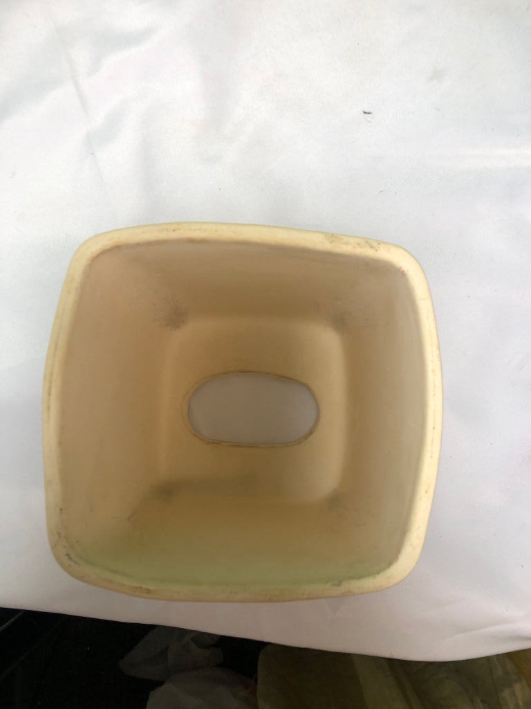 CERAMIC FLORAL TISSUE BOX COVER.