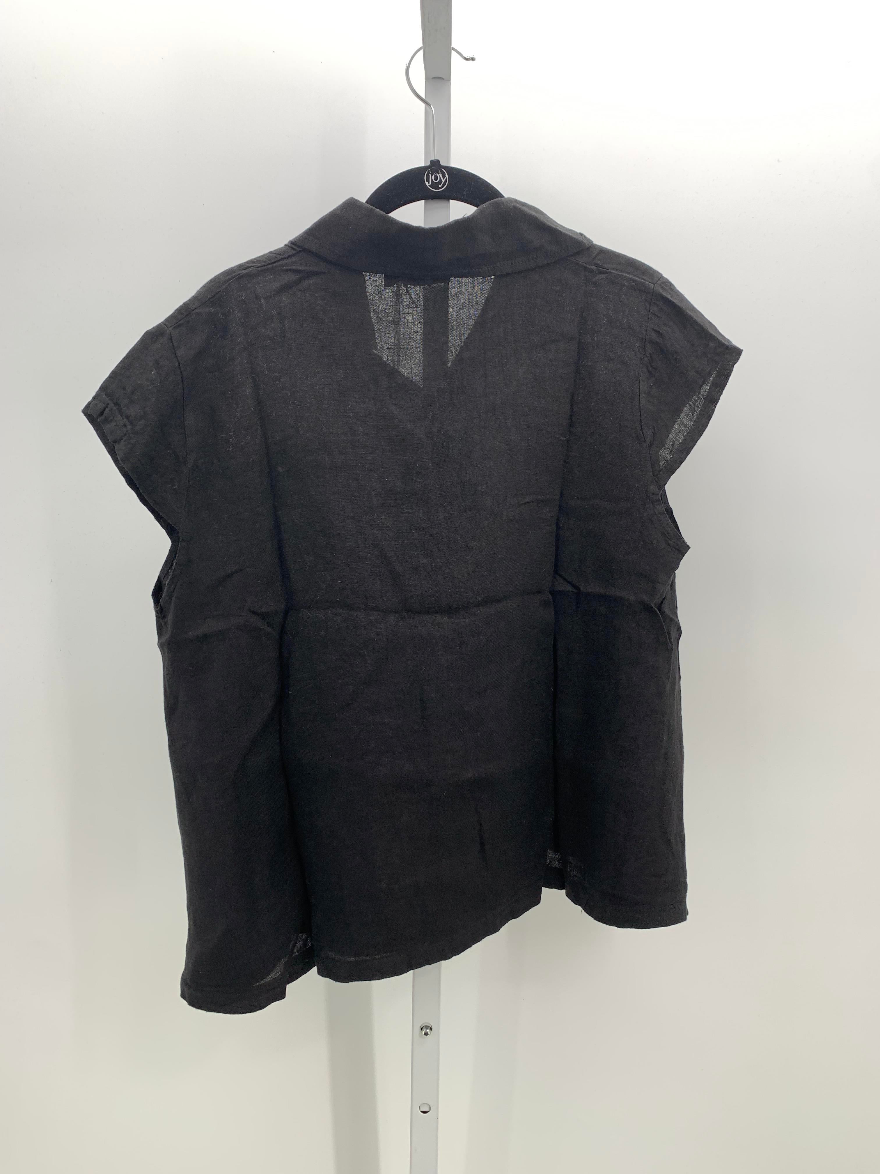 Size Medium Misses Short Sleeve Shirt