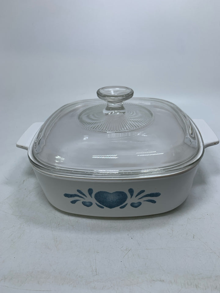 BLUE HEART CASSEROLE DISH W/ LID.