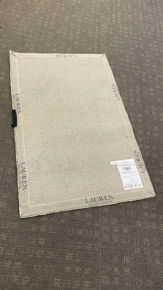 RALPH LAUREN BLUE IVORY ACCENT RUG.