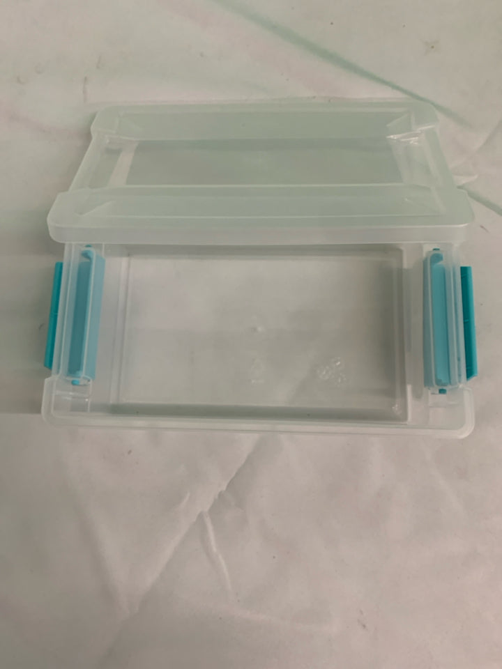 RECTANGLE STERILITE CONTAINER.