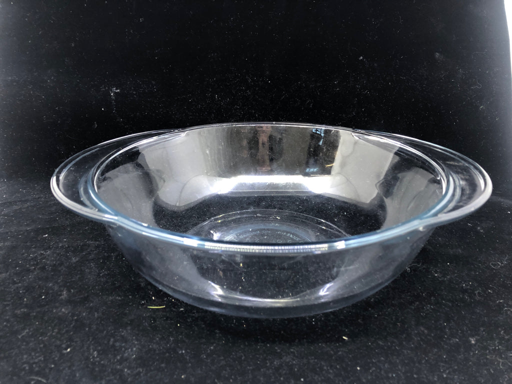 ROUND GLASS MIXING BOWL W HANDLES.