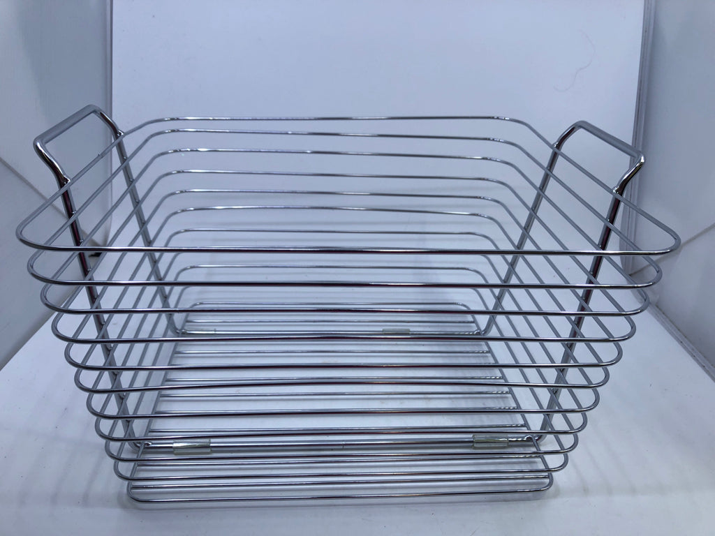 SILVER METAL BASKET W/ HANDLES.