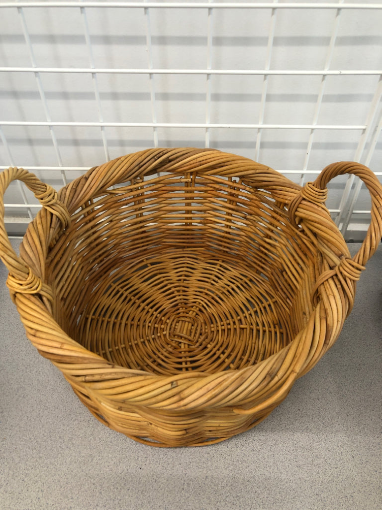 WOVEN WICKER BASKET W/2 HANDLES.