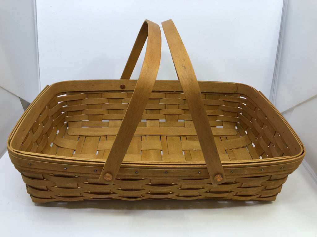 2003 RECTANGLE BASKET W DOUBLE SWING HANDLES.