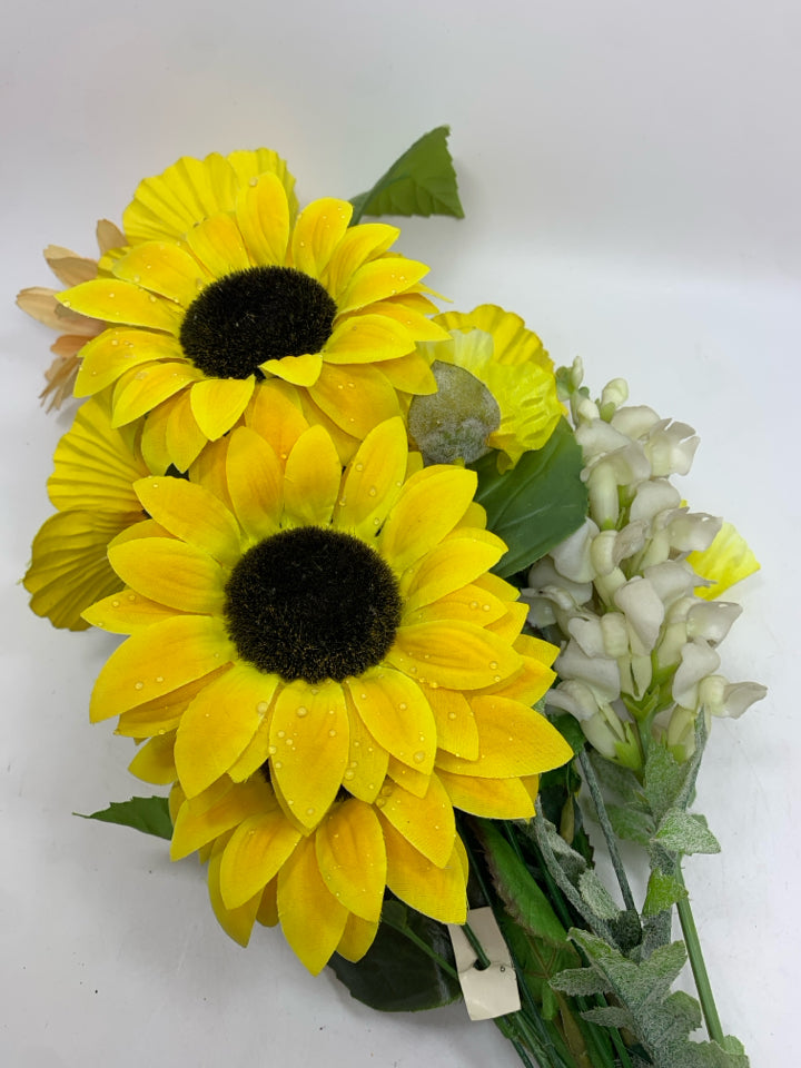 FAUX SUNFLOWERS/HIBISCUS IN BUNDLE.
